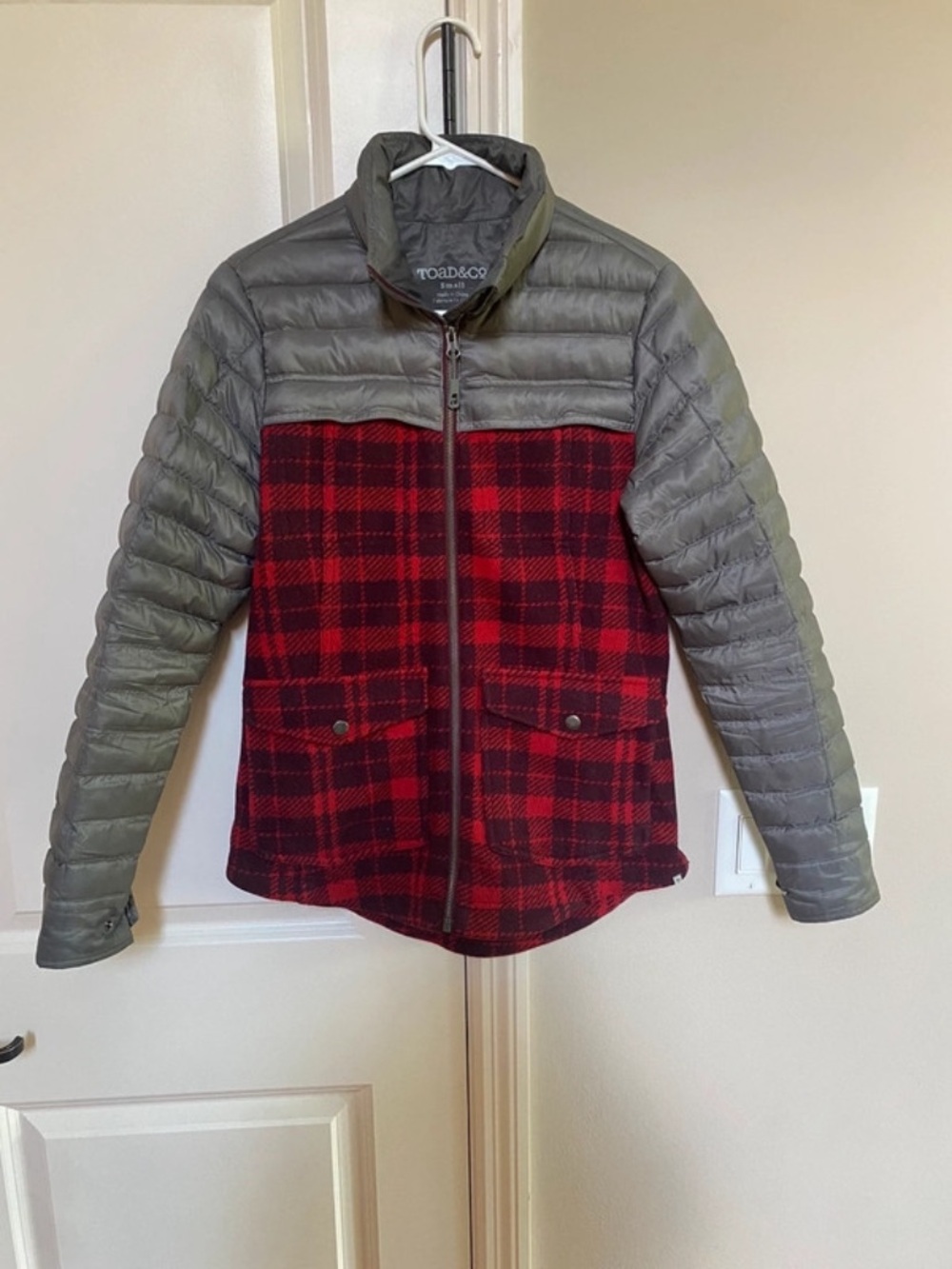 Toad&Co Red Plaid and Gray Puffer Hybrid Jacket